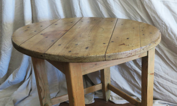 French Scrubbed Pine Round Table | quintessential duckeggBLUE